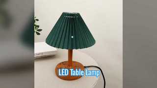 Abajur de mesa de cabeceira com porta de carregamento USB-C com base de madeira e lâmpada LED regulável em tecido de linho moderno