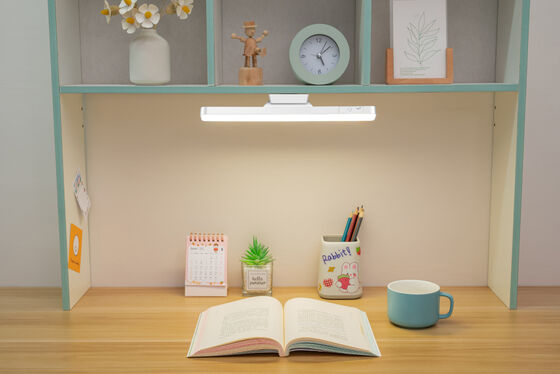 Luminária de leitura com dimerização contínua recarregável por USB, design moderno, iluminação magnética suspensa para armário, luzes de parede giratórias recarregáveis