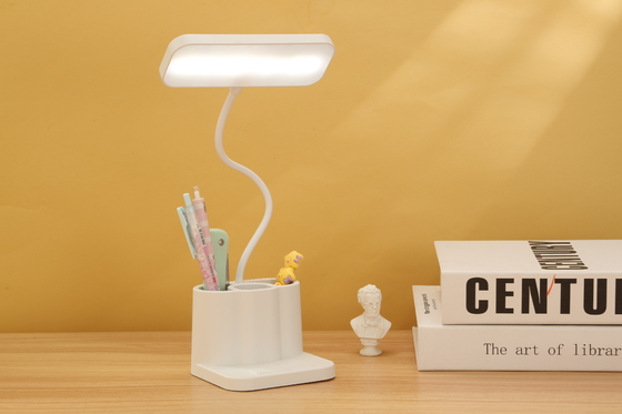 Iluminação de escritório ajustável Smart LED Designed Desk Lamp