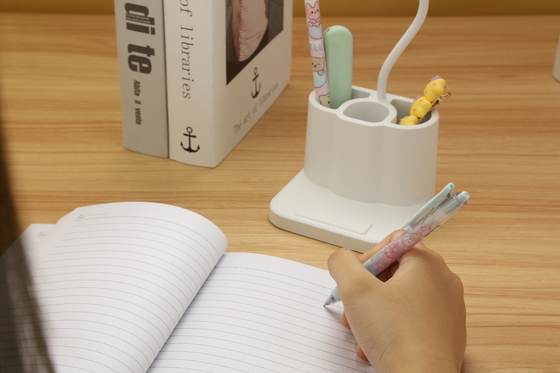 Iluminação de escritório ajustável Smart LED Designed Desk Lamp