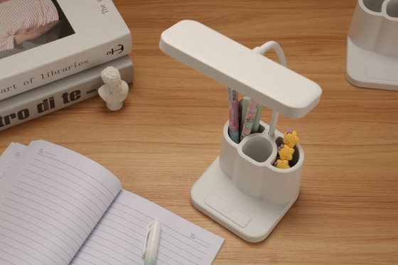 Iluminação de escritório ajustável Smart LED Designed Desk Lamp