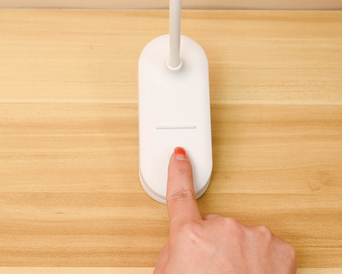 Lâmpada de escritório moderna de 5 watts Lâmpada de escritório moderna com braço ajustável Certificação FCC 5W Potência Lâmpadas de mesa de quarto
