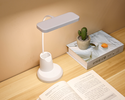 Controle táctil elegante Lâmpada de mesa de carregamento moderna na imagem Paleta de cores perfeita
