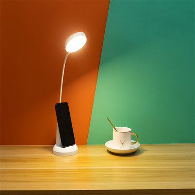 Lâmpada de mesa LED dobrável de 5W com temperatura de cor ajustável para leitura e estudo
