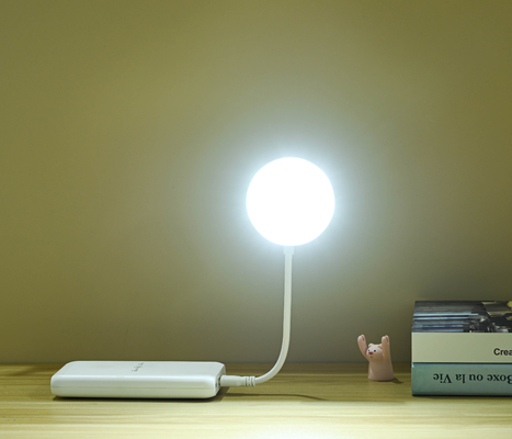3500-6500K Lâmpada de mesa recarregável USB de LED colorida com ajuste de ângulo múltipla
