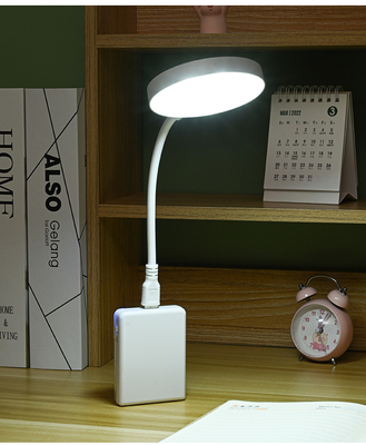 Lâmpada de mesa LED ajustável com iluminação quente e fria
