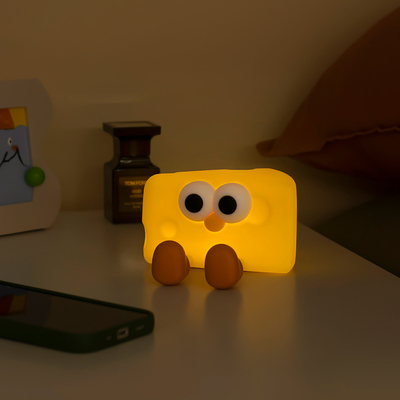 China Fábrica de Design Moderno USB recarregável silicone Baby Night Light Lâmpada Smart Home Iluminação com um design de queijo Para o quarto das meninas