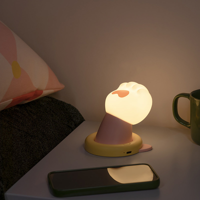 Lâmpada de noite criativa de garra de gato carregamento USB presente de aniversário bonito e bonito presente prático de menina silicone Patting luz