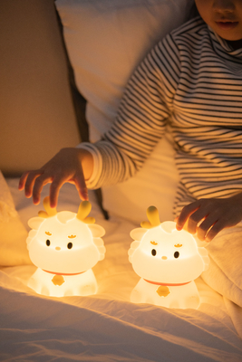Voz inteligente Dragão Carregamento com Dormir Silicone Pat Creative Night Light Regalo Atmosfera colorida Luz