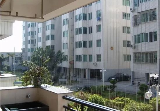 Stainless Steel Window Invisible Grille with 400 kg Tensile Impact Vertical Opening for Decoration and Safety