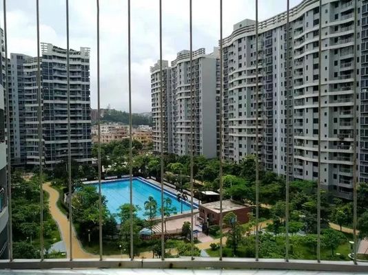 Grelha invisível de aço inoxidável 316 com 5 cm de distância entre os fios para facilitar a fuga do fogo