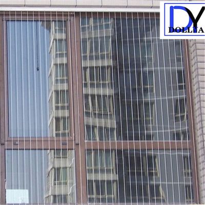 Grelha invisível de aço inoxidável 316 com 5 cm de distância entre os fios para facilitar a fuga do fogo