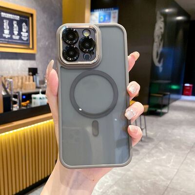 Capa de Celular Magnética Semitransparente à Prova de Choque para iPhone 17