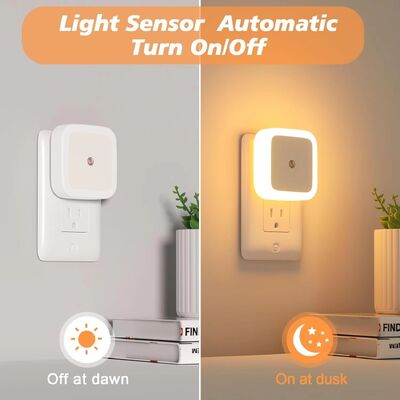 Lâmpada de luz noturna bonita com sensor de movimento que fornece luz suave
