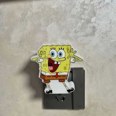 Luz Noturna Plug-in com Fonte de Alimentação Voltagem 110-240V Proporcionando Iluminação Consistente e Eficiente em Energia para Múltiplos Ambientes