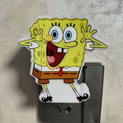 Luz Noturna Plug-in com Fonte de Alimentação Voltagem 110-240V Proporcionando Iluminação Consistente e Eficiente em Energia para Múltiplos Ambientes