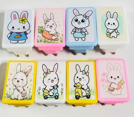 Cute Plug In Night Light Lâmpada de parede montada plástico brilho suave luz noturna para casa quarto banheiro berçário