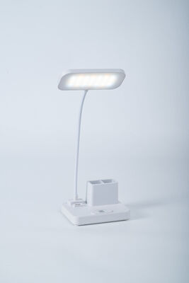 Luminária de Mesa Recarregável com Porta de Carregamento USB e Três Níveis de Brilho para Iluminação de Espaço de Trabalho