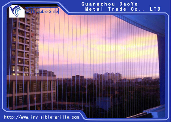 Instale o alumínio do quadro fixo e o fio de aço inoxidável para grades invisíveis da janela