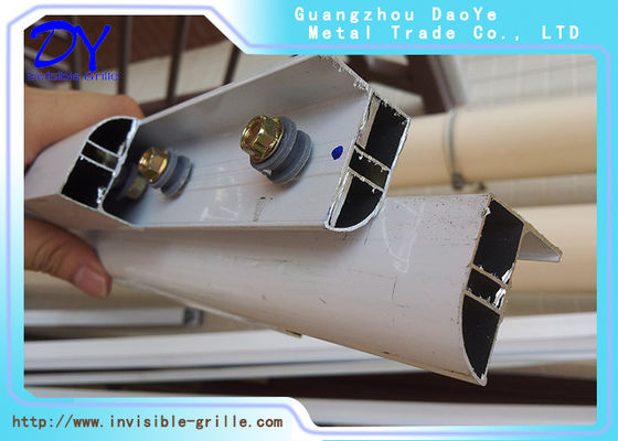 Caminho de ferro de alumínio branco do cinza 1.5mm para a grade invisível das crianças